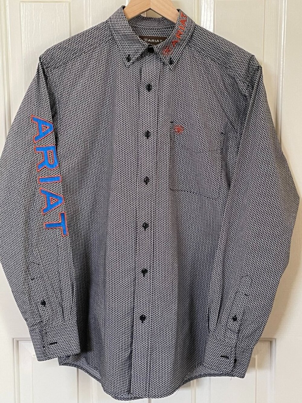 Ariat Team Whitt Western Shirt Men’s Small NWOT Rodeo Bull Riding Embroidered